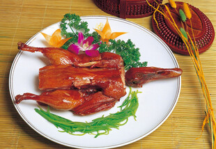 香酥酱鸭特色菜肴