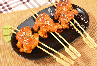 香辣腌制鸡腿串