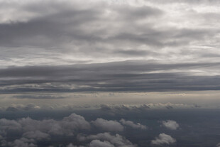 高空俯瞰云层风光