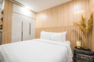 温馨简约卧室空间