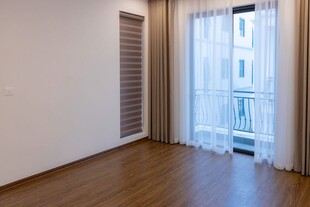 明亮简约空房间