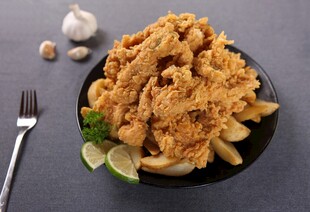香酥炸鱿鱼美食摆盘