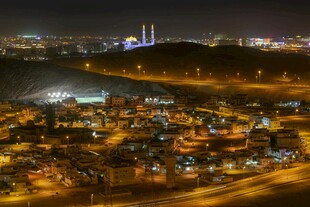 俯瞰城郊夜景