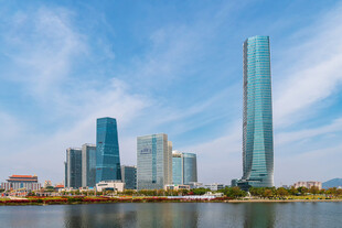 滨江现代摩天建筑群