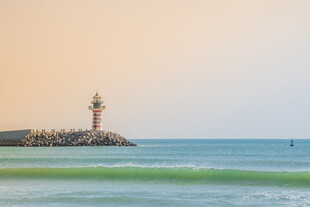 海岸灯塔黄昏美景