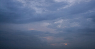 黄昏蓝调天空云景