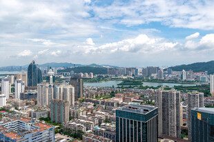 滨江城市全景风光