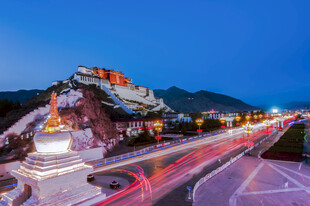 布达拉宫蓝调夜景
