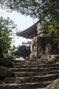 古寺石阶清幽景致