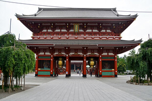 日式古寺山门建筑