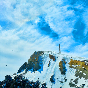 雪山晴空山巅风光