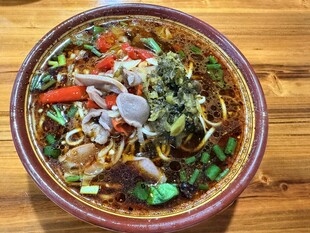 特色酸辣粉美食