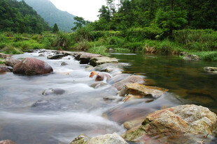 山涧溪流自然风光