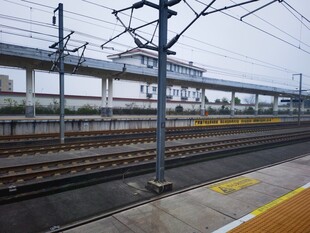 火车站台轨道场景