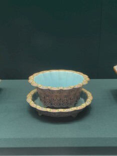 馆藏钧釉盏托瓷器