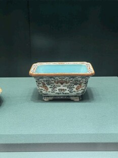 馆藏青花四方瓷盆