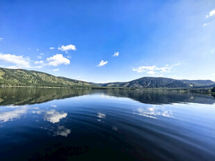 水天一色湖景风光