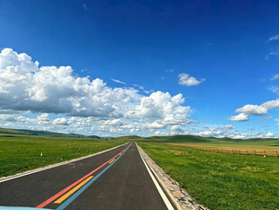 草原彩虹公路夏日风光