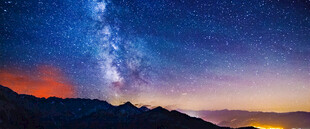 山野暮色银河星空