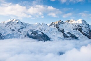 雪山云海壮美风光