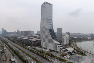 滨江现代摩天大楼景观