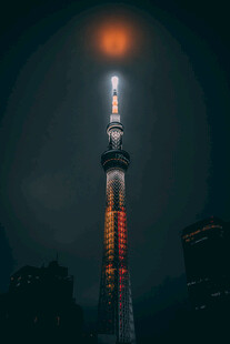 月夜高塔城市夜景