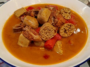 番茄莲藕炖肉汤