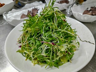 凉拌苦菊清爽凉菜