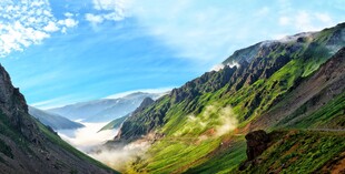 山间云海自然风光