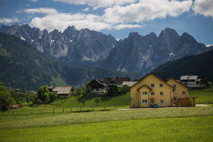 阿尔卑斯山麓乡村美景