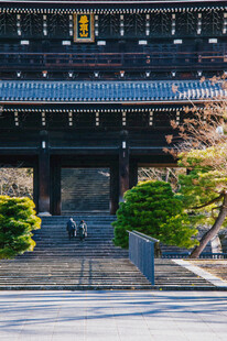 日式古寺山门景观