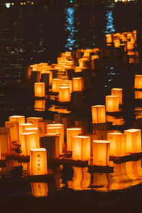 暖调古风灯笼夜景