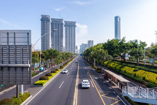 城市主干道街景