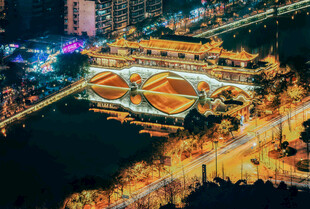 中式廊桥璀璨夜景