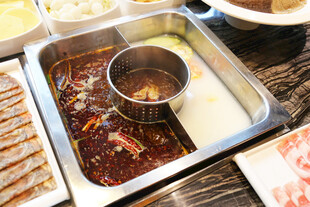 特色多格鸳鸯火锅