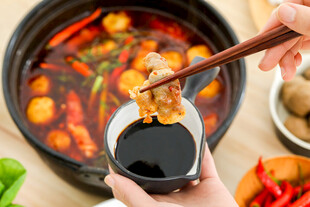 麻辣红油火锅