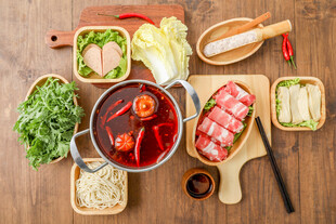 红汤火锅食材组合