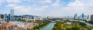 城市滨河全景风光