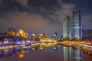 滨水城市夜景