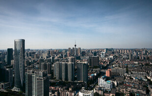 高空俯瞰城市全景