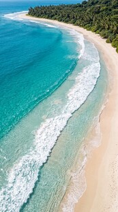 航拍弧形碧海沙滩风光