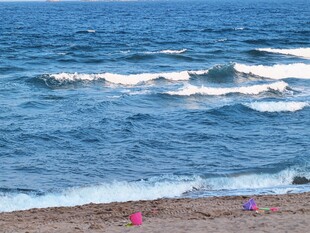 海边沙滩海浪风光