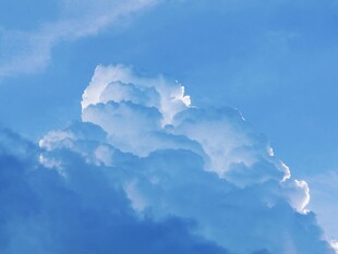 蓝天晴空柔云景致