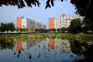 铁路卫生学校