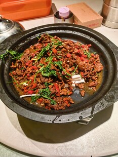 石锅炒牛肉