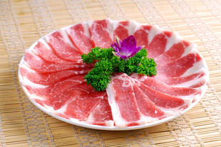 精美摆盘生鲜肉片