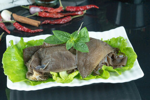 生鲜毛肚食材摆盘