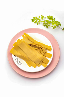 盘装干腐竹食材