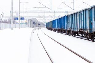 雪地货运列车