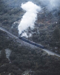 航拍郊野公路云影